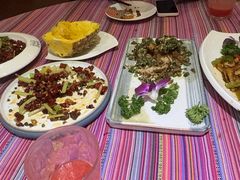 -香巴拉云南餐厅(华莱坞店)