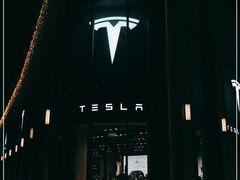 -TESLA 特斯拉(上海太古汇体验店)