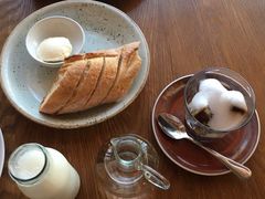 -ROAST coffee & eatery