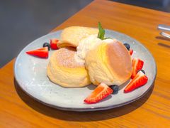 莓果奶油芝士舒芙蕾松饼-UPPER KITCHEN(延安路店)