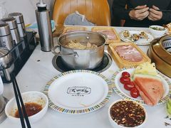 -布罗城堡自助烧烤(鸿通城购物中心店)