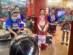 -刘姐啤酒鱼民族演艺餐厅(西街总店)