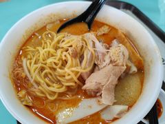 -亚王咖喱鸡米粉面