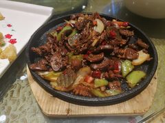 -老码头黑皮肘子锅包肉(赣水路店)