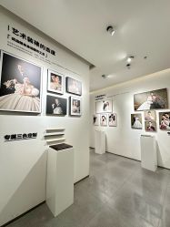 -雪中彩影婚纱摄影·微光艺术中心