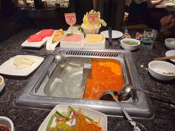 海底捞火锅(盈锋广场分店)-"第一次来盈峰这边的海底捞,之前都是一直