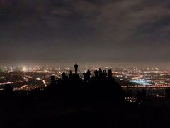 -鬼笑石后山停车场