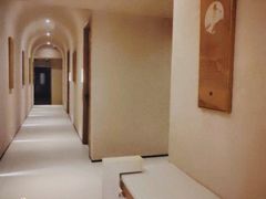-灸春堂·艾灸·痛症·整脊连锁(之江银泰店)