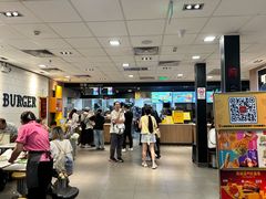 -麦当劳(上海虹桥站30B检票口楼上)