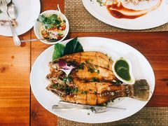 -Chom Cafe and Restaurant