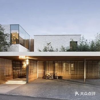 艺术家自宅 “两重院” 外院