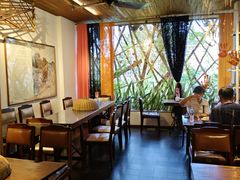 -Cuc Gach Quan Restaurant