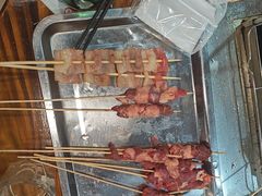 -哈尔滨小酒馆·鲜肉现穿自助烧烤(康新花园店)