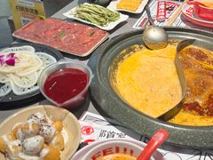 -生活如沸·顺德水牛奶火锅(大学路店)