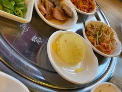 小菜拼盘-郑阿姨的家·이모네·韩料&烤肉(武川路店)