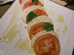 马苏里拉配番茄-FABIO’S费比欧披萨餐厅