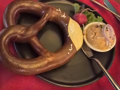 Pretzel碱水面包-申德勒加油站西餐厅(日坛路总店)