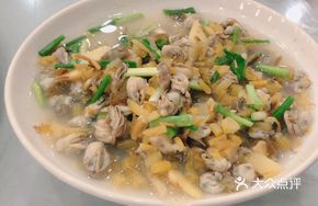 Oyster Stir-fried with Preserved Vegetables