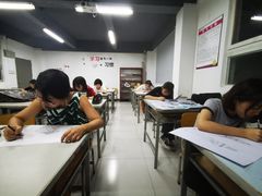 -广州市纺织服装职业学校