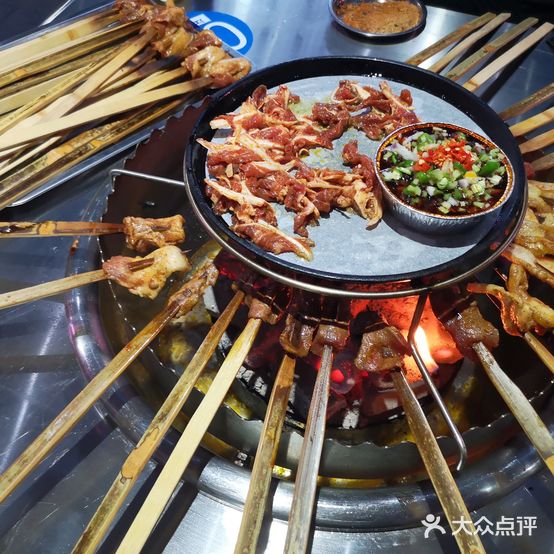 小香猪火盆烧烤·东北雪花牛肉(金橄榄广场店)