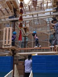 -PIPIKINGDOM皮皮王国欢乐号(欢乐海岸购物中心店)