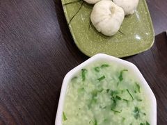 -舒小笼松针小笼包