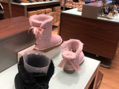 -UGG(燕莎奥特莱斯购物中心店)