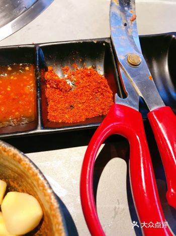 吃东西哪家香，不得不说烤肉是真香，和朋友都是他们家的