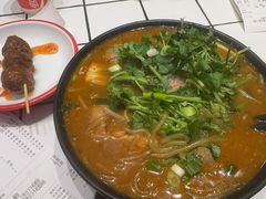 金牌卤牛什炸酱薯粉-肥汁米蘭香港米线(长宁来福士店)