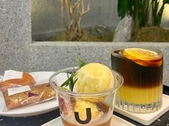 -HUG·拥抱咖啡(郑州宝龙广场店)