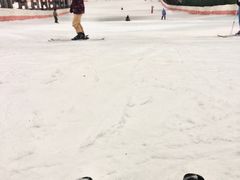 -乔波室内滑雪场