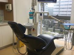 -瑞尔齿科(上海长风大悦城店)