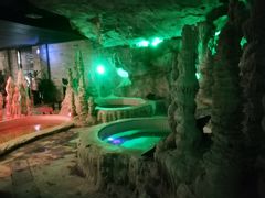 -泉城欧乐堡戏水湾艺术养生温泉