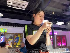 -马路牙子烧烤音乐酒馆(望京店)
