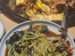 -万里闯关东铁锅炖菜馆(高新旗舰店)