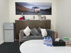 -上海伟杰·捷豹路虎4S店(闵行店)