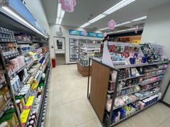 零售区-全家便利店(杭州龙翔桥地铁站店)