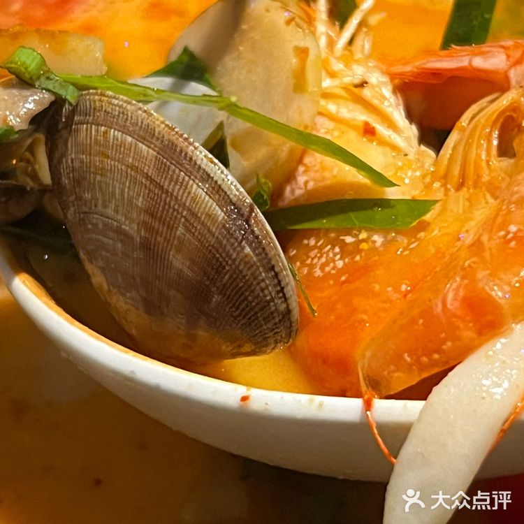 三位小姐姐和一位泰国厨师的Thai bistro可爱又可口