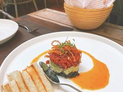 牛肉塔塔配牛油果黑橄榄酱-Solo(衡山路店)