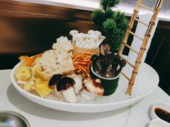 -洪氏嗨捞·广东猪肚鸡·椰子鸡火锅(西咸万象城店)