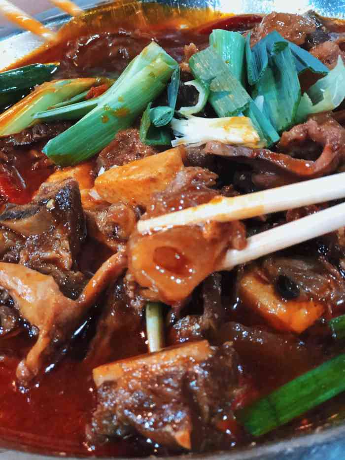 芳芳牛杂(大成路总店)-"「特色牛杂火锅」点的是中份,汤底味道就.