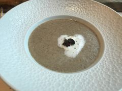 蘑菇汤配黑松露奶油-福楼法餐厅FLO