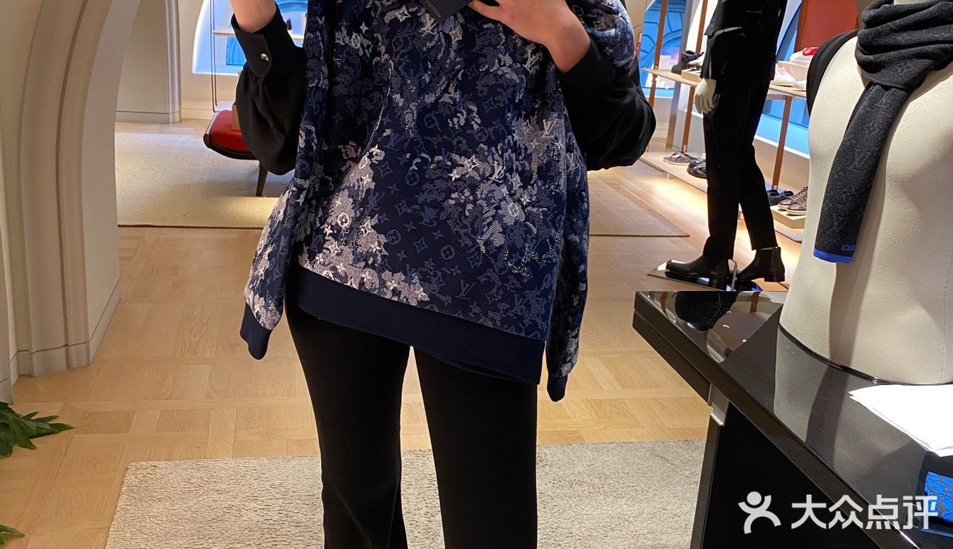 要超过扑克️系列的女款一点点🤏～哈哈哈哈