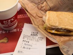 芝士鸡肉帕尼尼豆浆早餐两件套-肯德基(芳和店)