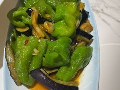 虎皮辣子烧茄子-马白开来特色羊排揪片子  (总店)