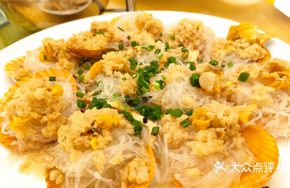 Garlic Steamed Golden Clams