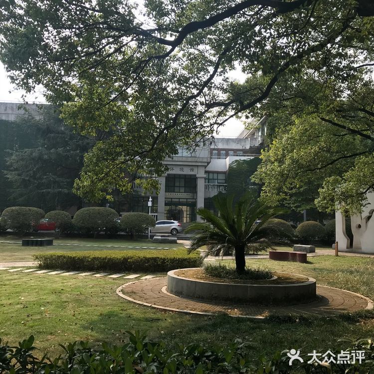 没有校门的湖大