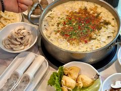 -德林酸菜鱼火锅(南丹店)