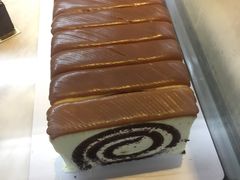 白巧克力果瑞士卷-Awfully Chocolate(来福士广场店)