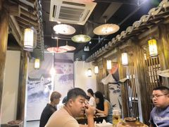-聚汇三少·龙虾·中餐厅(莫邪路新天地店)
